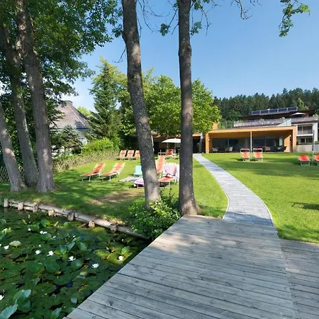 Kristan מלון דירות 3*