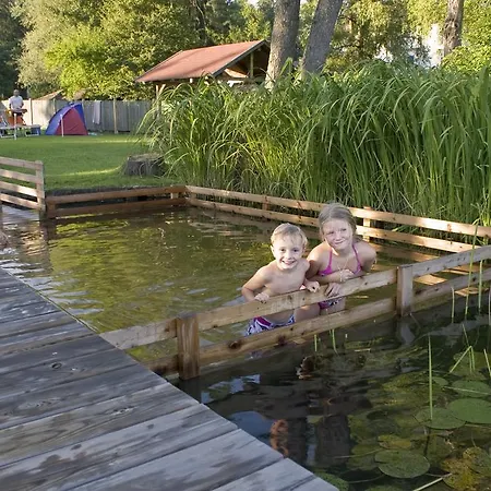 מלון דירות Kristan 3*