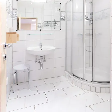 Kristan מלון דירות